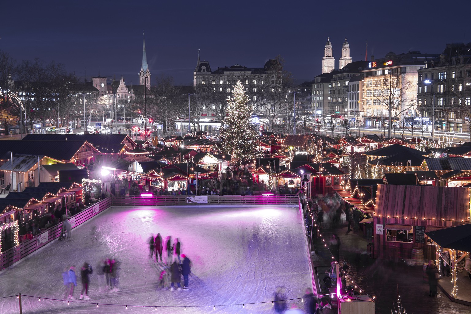 Schön war er trotzdem: Der Weihnachtsmarkt am Zürcher Opernhaus.