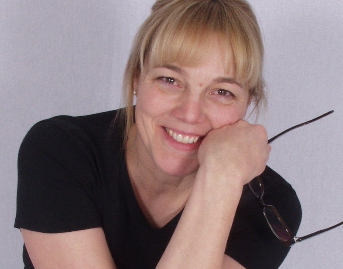 Helke Bruchhaus Steinert
führt eine Praxis für Psychotherapie und Psychiatrie. Ihre Schwerpunkte sind Beziehungsprobleme, Paartherapie und Sexualtherapie.