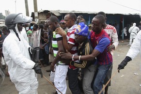 Die Bevölkerung ist verängstigt, Geschäftsleute meiden die betroffenen Länder: Ebola setzt Westafrika doppelt schwer zu.&nbsp;