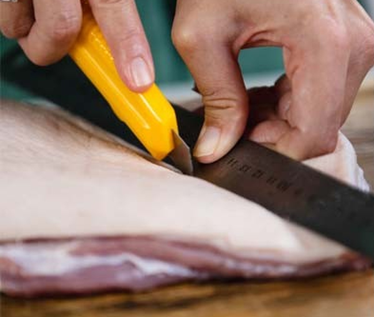 Pork belly schweinbauch teppichschneider https://www.marionskitchen.com/wp-content/uploads/2022/04/How-to-perfect-crackling-roast-pork-07.jpg