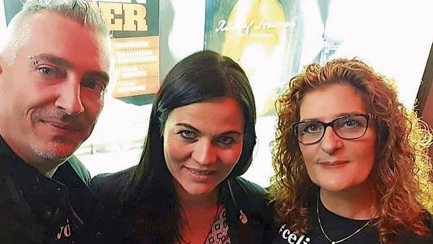 Aktivisten gegen Cybermobbing vereint: Die Eltern von Céline, Candid und Nadya Pfister, mit Ex-Politikerin Jolanda Spiess-Hegglin.