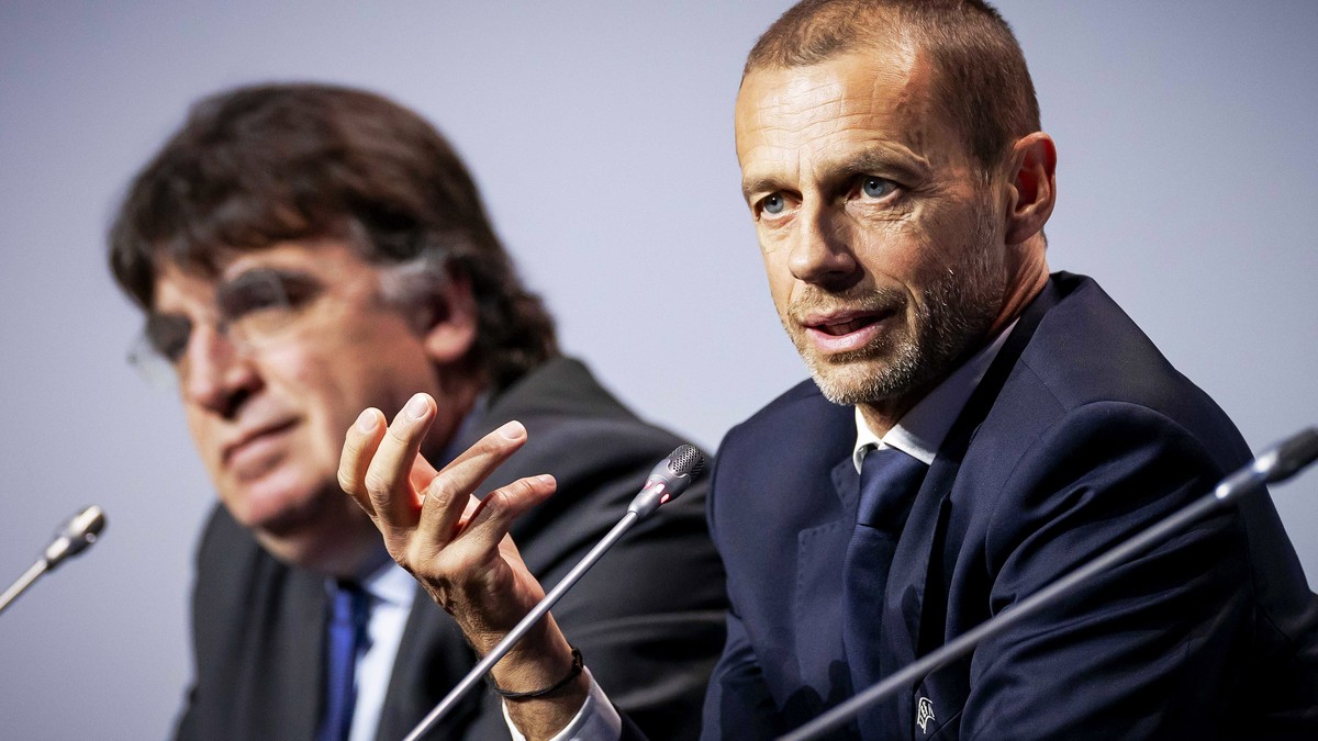 epa08266420 UEFA general secretary Theodore Theodoridis (L) and UEFA president Aleksander Ceferin (R) attend a press conference following the annual UEFA Congress meeting at the Beurs van Berlage buil ...