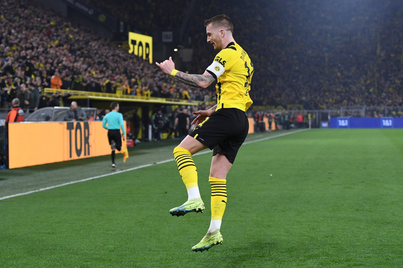 Fußball 1. Bundesliga 25. Spieltag Borussia Dortmund - 1. FC Köln am 18.03.2023 im Signal Iduna Park in Dortmund Torjubel / Jubel / Tor zum 3:0 durch Marco Reus Dortmund DFL regulations prohibit any u ...