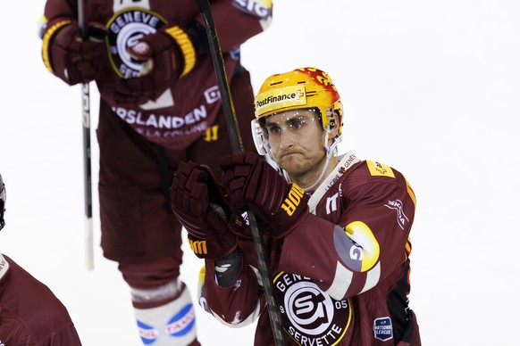 PostFinance Top Scorer Geneve-Servette&#039;s forward Valtteri Filppula greets his supporters after beating the team Rapperswil-Jona Lakers, during a National League regular season game of the Swiss C ...