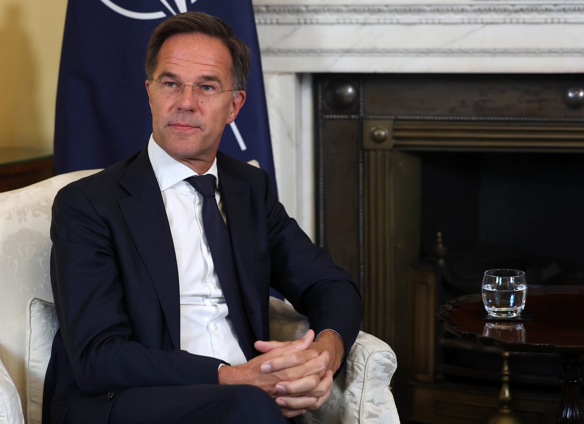 epa12365362 Secretary General of the North Atlantic Treaty Organization (NATO), Mark Rutte, meets with Britain's prime minister at Downing Street in London, Britain, 09 September 2025. EPA/NEIL H ...