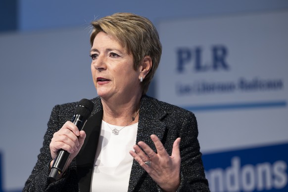 Bundespraesidentin Karin Keller-Sutter, spricht an der Delegiertenversammlung der FDP Die Liberalen Schweiz, am Samstag, 18. Januar 2025 in Bern. (KEYSTONE/Anthony Anex)