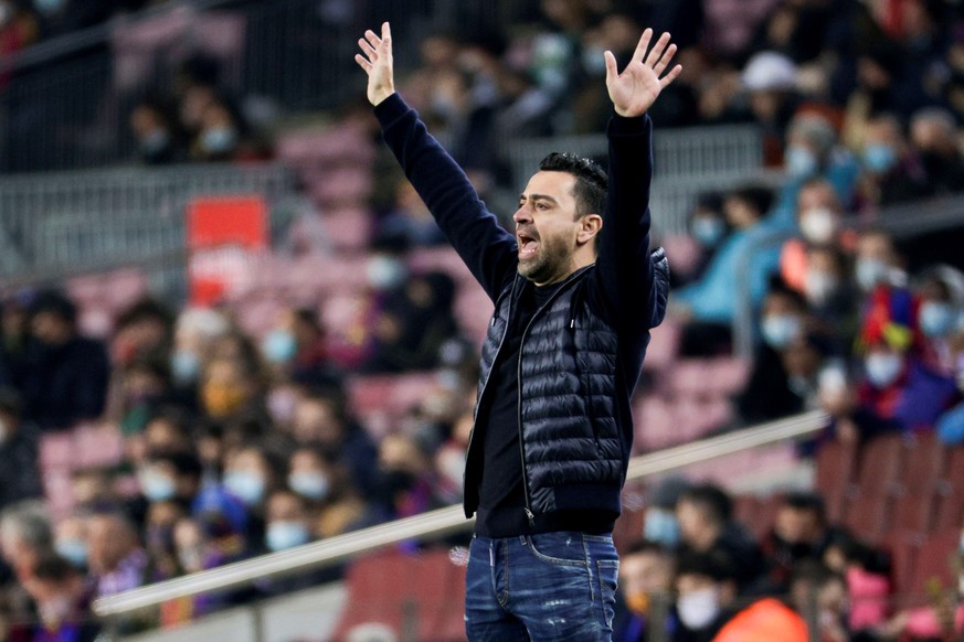 epa09648923 FC Barcelona&#039;s head coach Xavi Hernandez reacts during the Spanish LaLiga soccer match between FC Barcelona and Elche CF in Barcelona, Spain, 18 December 2021. EPA/Quique Garcia