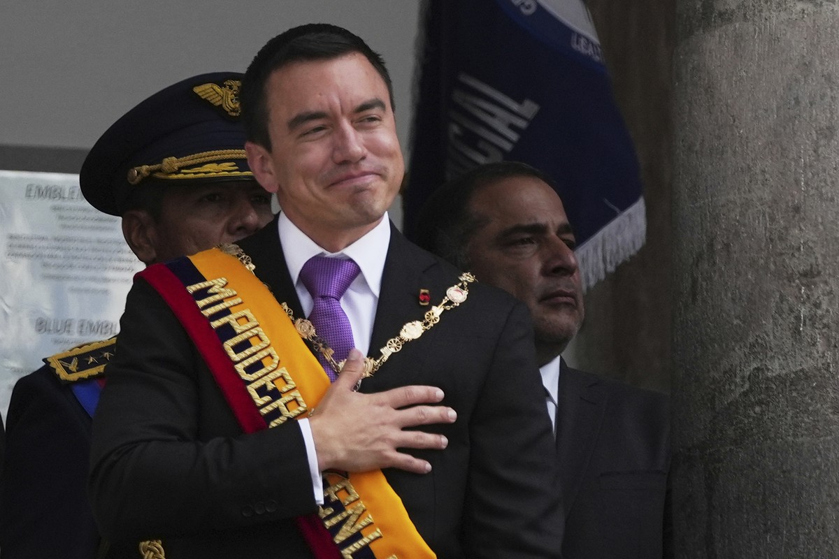 Ecuador's President Daniel Noboa acknowledges supporters from the balcony of the presidential palace after his swearing-in ceremony for a second term in Quito, Ecuador, Saturday, May 24, 2025. (A ...
