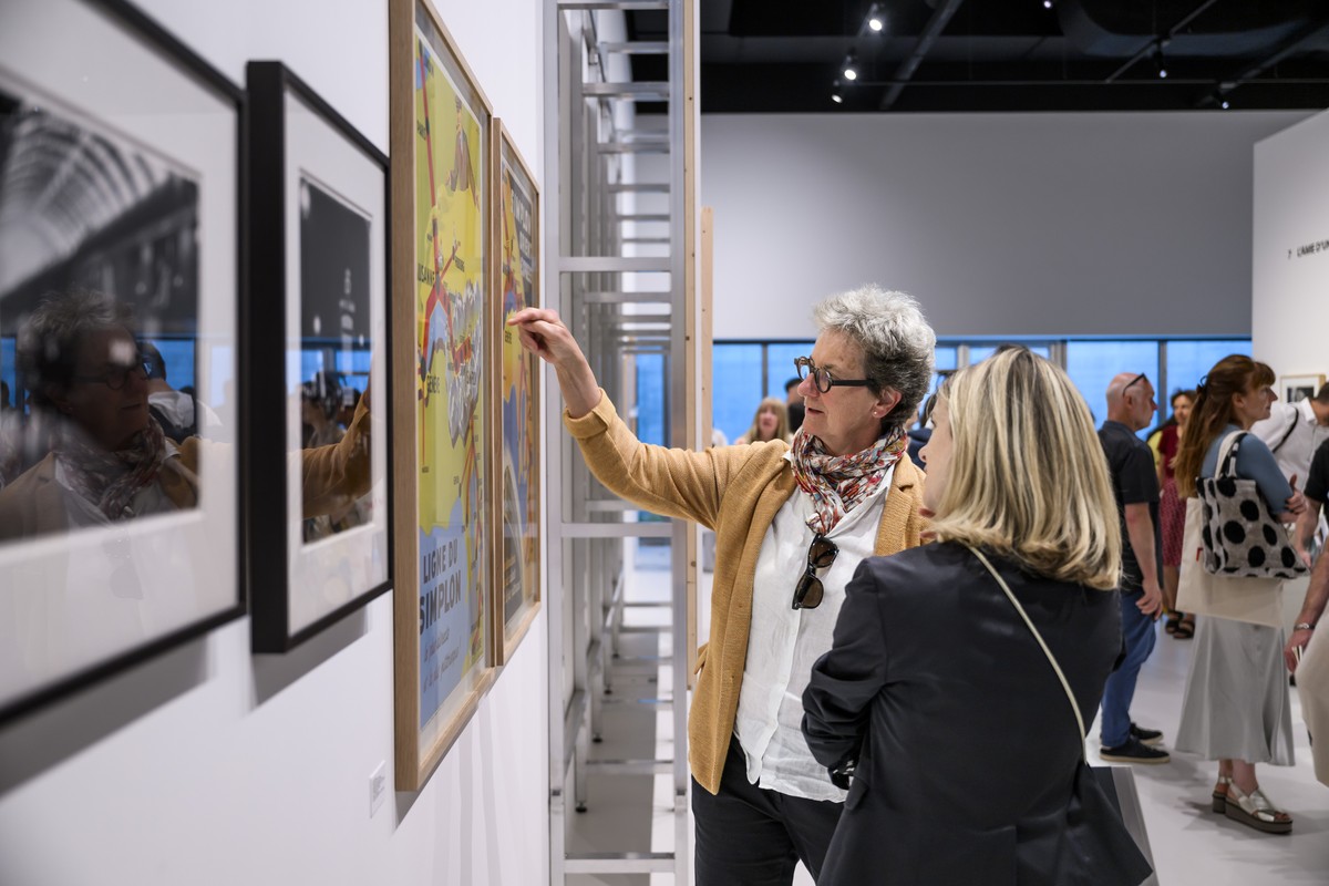 Chantal Prod'Hom, directrice du mudac et Nathalie Herschdorfer, directrice de Photo Elysee, visitent la nouvelle exposition "TRAIN ZUG TRENO TREN. Destins croises" dans le nouveau batim ...