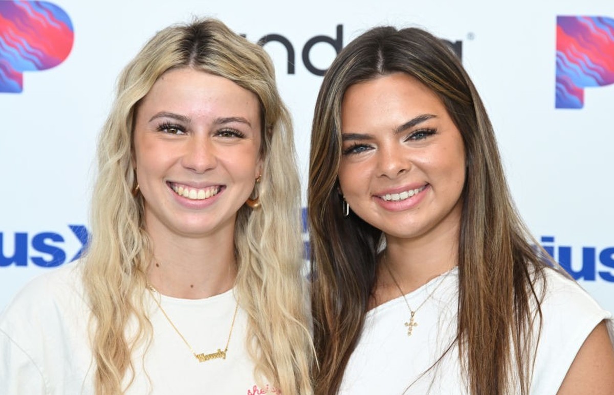 LOS ANGELES, CALIFORNIA - JULY 31: (L-R) Haliey Welch and Chelsea Bradford appear at SiriusXM Studios on July 31, 2024 in Los Angeles, California. (Photo by Michael Tullberg/Getty Images)