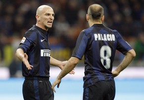 Esteban Cambiasso und Rodrigo Palacio scheinen nicht zufrieden zu sein mit der Nullnummer.