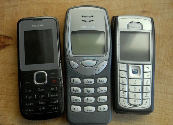 Alte Nokia-Handys (Symbolbild): Neue Schüler des Eton College dürfen nur noch diese alten Handys benutzen.