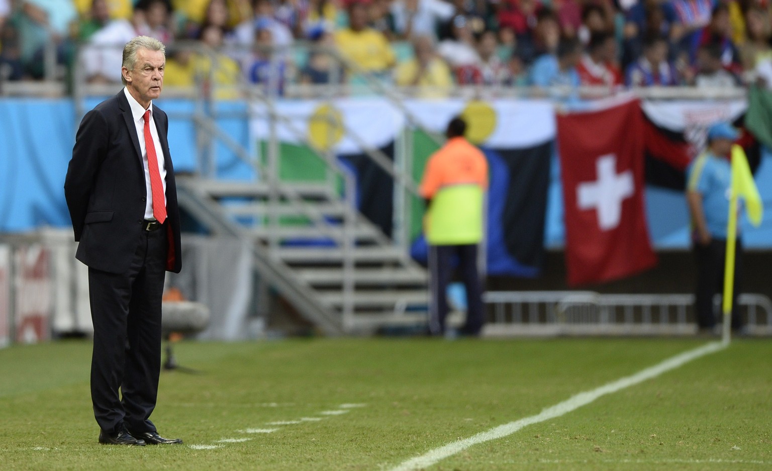 Konzentrierter Blick, enttäuschendes Resultat: Nati-Trainer Ottmar Hitzfeld.