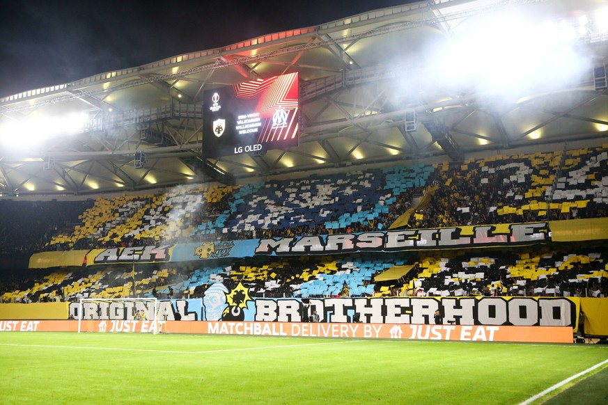 epa10967623 AEK&#039;s fans brotherhood message to Marseille&#039;s fans during the UEFA Europa League group stage soccer match between AEK Athens and Olympique de Marseille, in OPAP Arena stadium in  ...