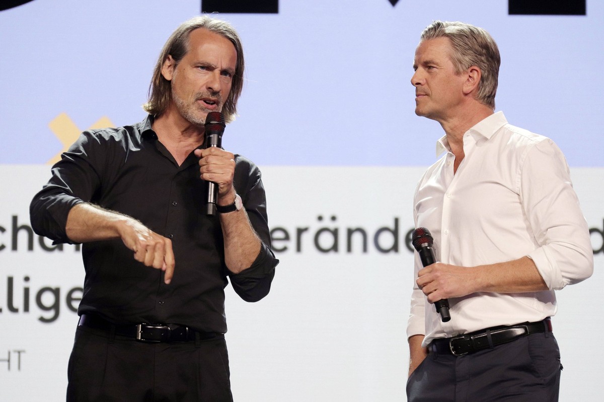 Entertainment Bilder des Tages Richard David Precht und Markus Lanz beim OMR Festival 2023 in den Messehallen. Hamburg, 09.05.2023 *** Richard David Precht and Markus Lanz at the OMR Festival 2023 in  ...