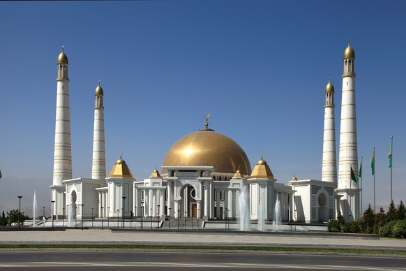 Die Turkmenbashy Ruhy Moschee in Turkmenistan.