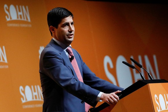 FILE PHOTO: Kevin Warsh, Fellow in Economics at the Hoover Institution and lecturer at the Stanford Graduate School of Business, speaks during the Sohn Investment Conference in New York City, U.S., Ma ...