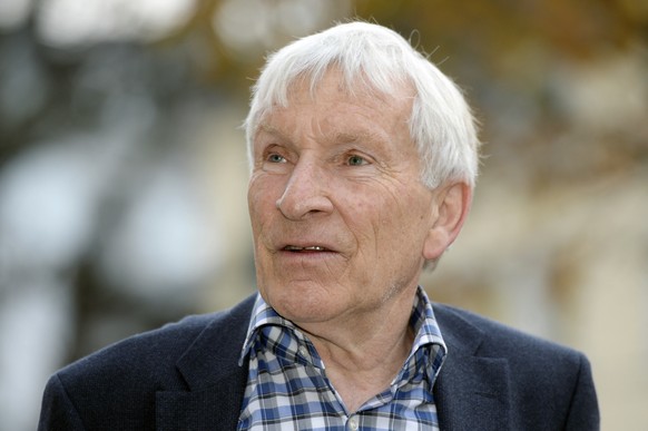 Der langjaehrige Fussballmanager Erich Vogel verlaesst das Zuercher Bezirksgericht, am Donnerstag, 20. November 2014, in Zuerich. Vogel und Peter Bozzetti, ein befreundeter Spielervermittler, sollen v ...