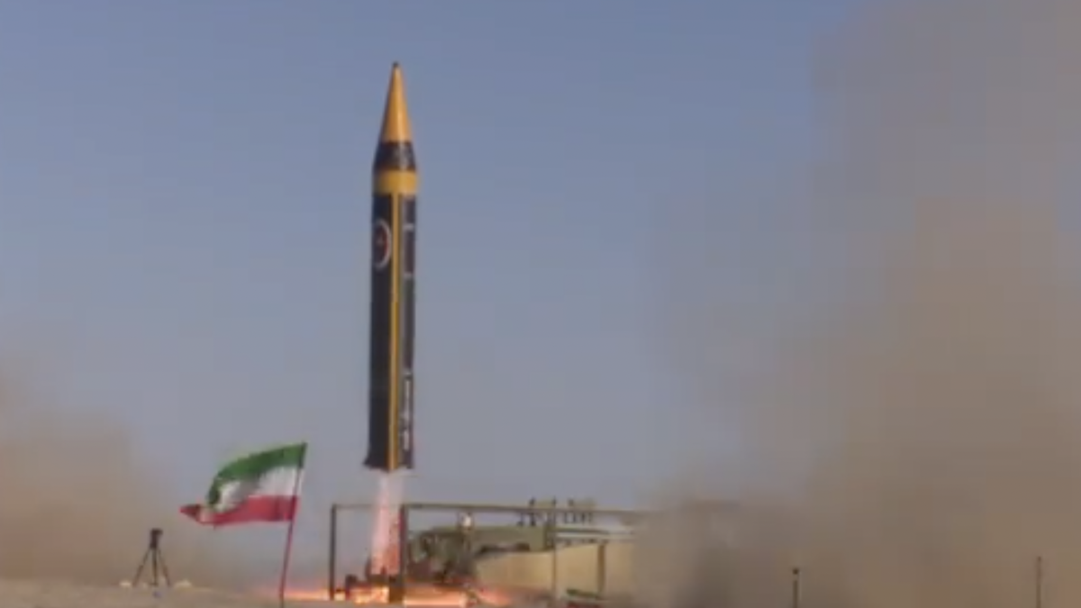 Der Iran hat eine neue Mittelstreckenrakete vorgestellt.