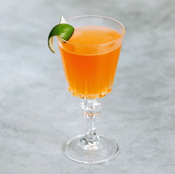 Naked and Famous Cocktail: Der Sommerdrink 2025? 

https://www.foodandwine.com/naked-and-famous-cocktail-recipe-11713324