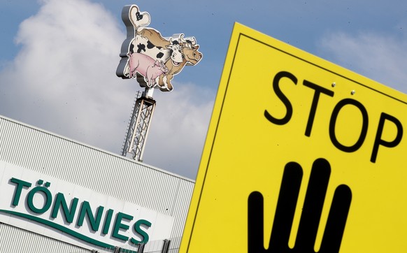 epa08495386 View of the logo of German meat processing company Toennies at its headquarters, Europe&#039;s biggest slaughterhouse, where German armed forces (Bundeswehr) soldiers are helping to set up ...