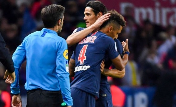 Jan Thilo Kehrer takes the place of Edinson Cavani of Psg during the Ligue 1 match between Paris Saint Germain and Lyon at Parc des Princes on October 7, 2018 in Paris, France. (Photo by Aude Alcover/ ...