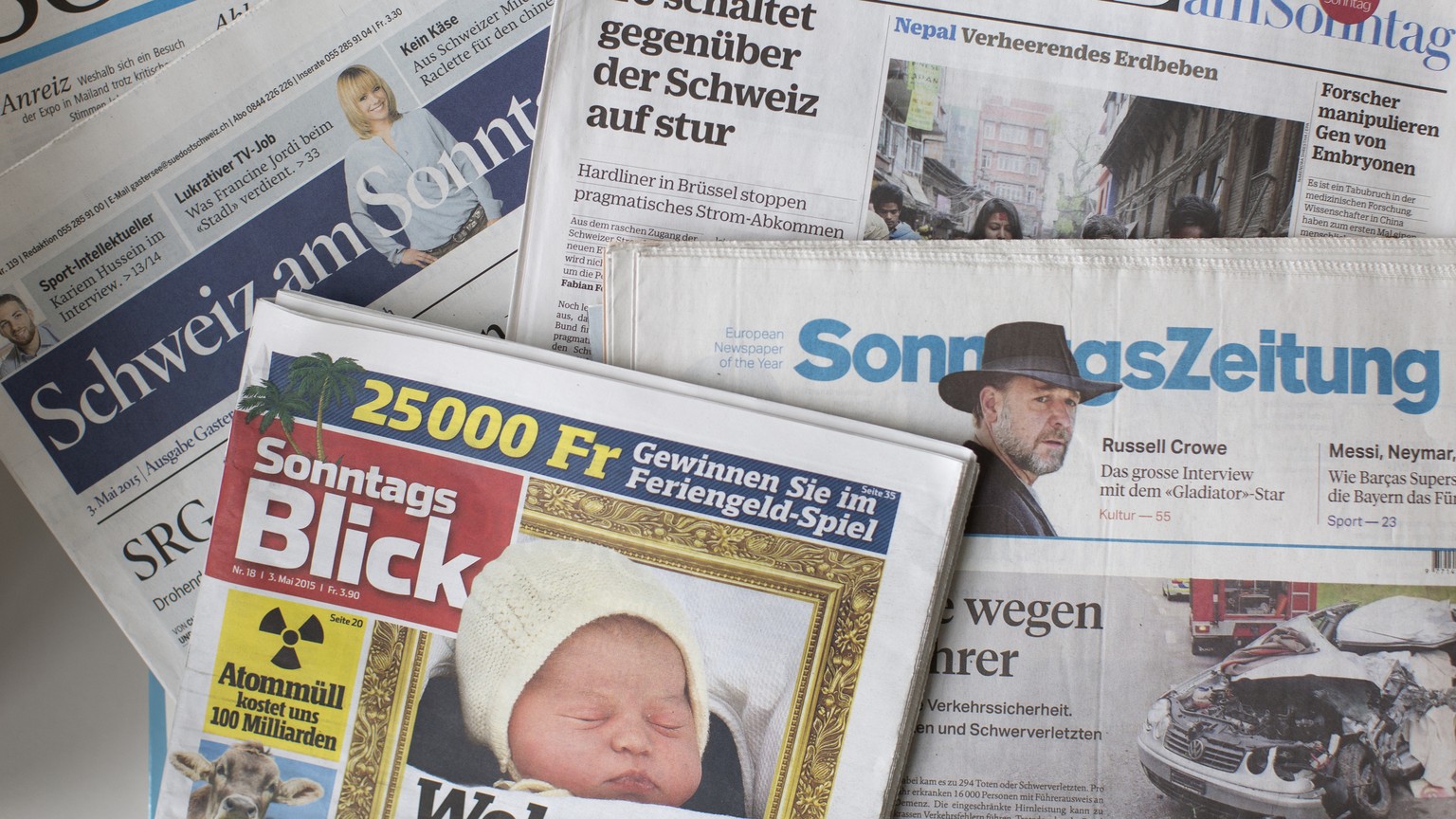 ARCHIVBILD ZUR MK DER STIFTUNG KURT IMHOF ZUR MEDIENQUALITAET, AM MONTAG, 23. OKTOBER 2017 - ACHTUNG REDAKTIONEN: Altes Zentralschweiz am Sonntag-Logo - Die Schweizer Sonntagszeitungen NZZ am Sonntag, ...