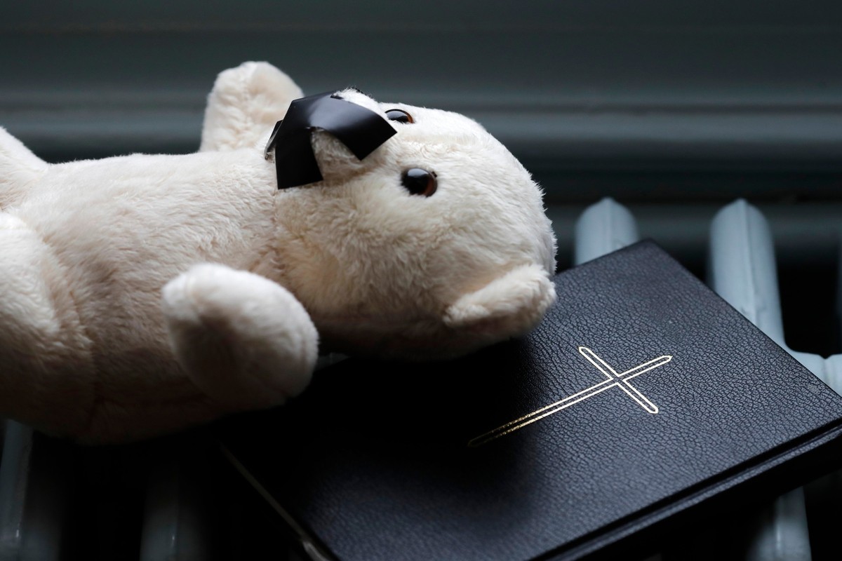 Symbolbild: Sexueller Missbrauch an Kindern und Jugendlichen durch die katholische Kirche wurde in der Schweiz systematisch vertuscht.