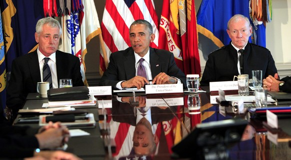 Beratungen im Weissen Haus: Barack Obama mit Chuck Hagel (l.) und Martin Dempsey (r.).