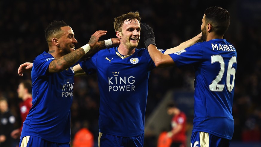 Simpson, King und Mahrez bejubeln Leicesters Tor zum 2:1.