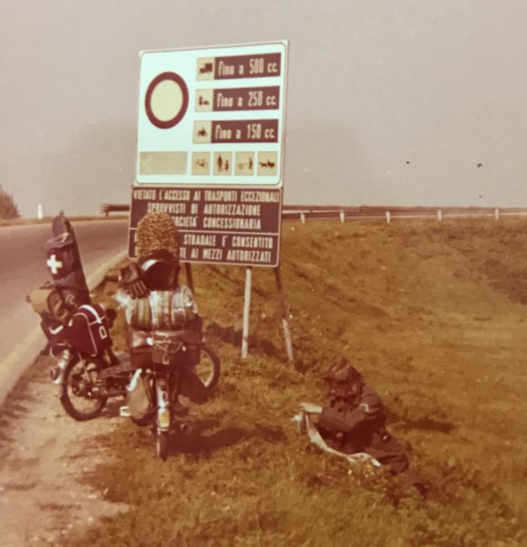 Bis 96 km/h schnell – Töffli-Fahrer aus dem Verkehr gezogen
Respekt, so schnell lief mein Hödi anfangs der 70er nicht ganz, waren wilde Zeiten, über den Gotthard und campieren in Losone, die lange Mäh ...