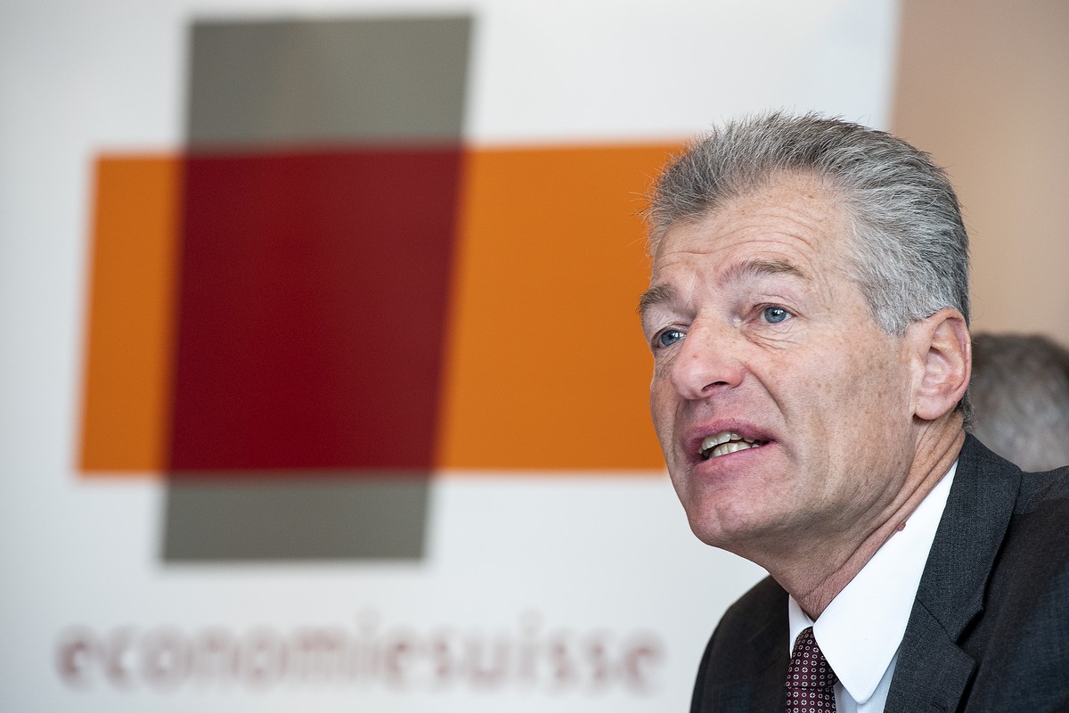 Heinz Karrer, Praesident economiesuisse, spricht waehrend der Jahresmedienkonferenz von economiesuisse, am Donnerstag, 31. Januar 2019 in Bern. (KEYSTONE/Anthony Anex)