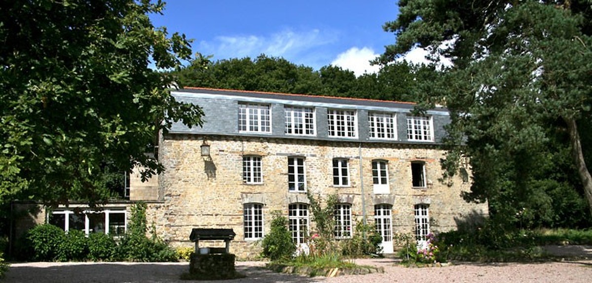 Le Manoir du Tertre où a vécu la médium Geneviève Zaepffel dans la forêt de Brocéliande en Bretagne.