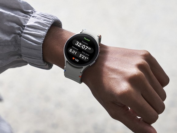 Die Galaxy Watch 7 ist in zwei Grössen verfügbar.