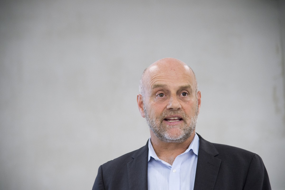 Andre Odermatt, Vorsteher Hochbaudepartement Stadt Zuerich, praesentiert an einer Medienkonferenz das Siegerprojekt des Architekturwettbewerbs "Alterszentrum und Wohnsiedlung auf dem Areal Eichen ...