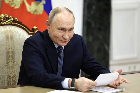 epa11734981 Russian President Vladimir Putin holds a meeting with the Defence Ministry leadership and representatives of the defense industry, in Moscow, Russia, 22 November 2024. Putin announced a su ...