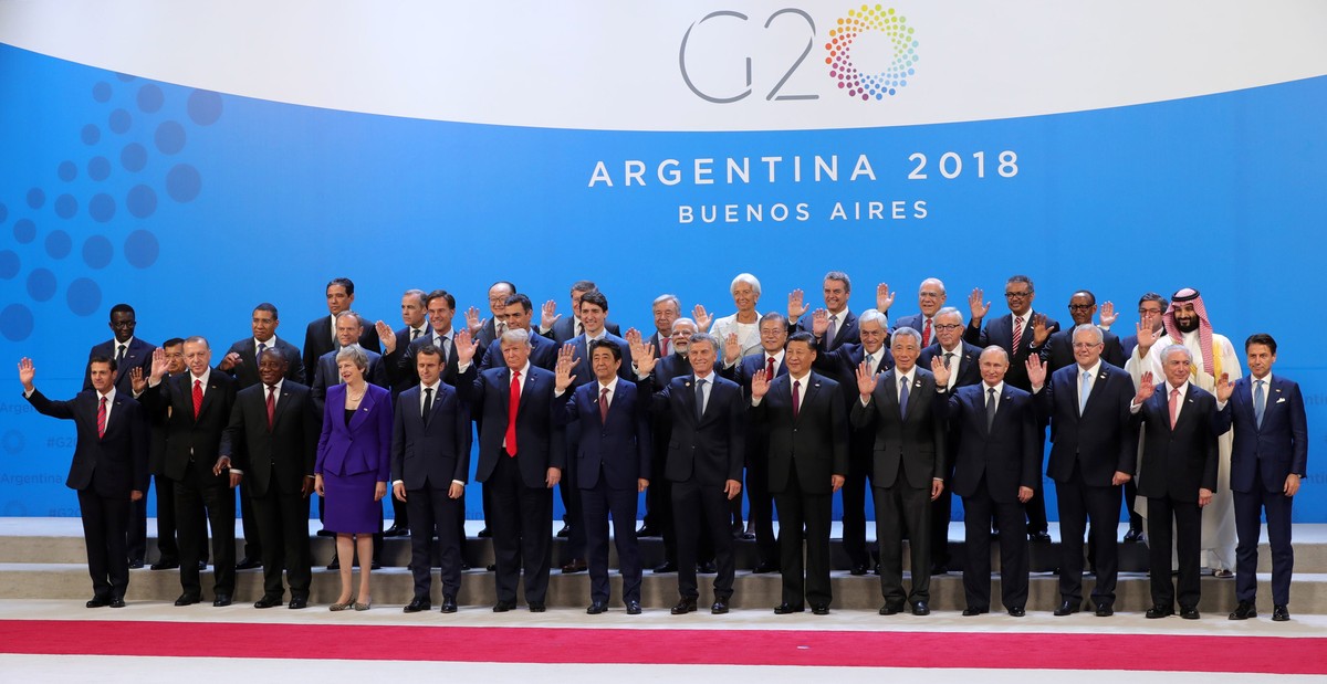 epa07199882 The Heads of State and Government of the G20 countries pose for the family picture during the G20 summit in Buenos Aires, Argentina, 30 November 2018. The Group of Twenty (G20) Summit brin ...