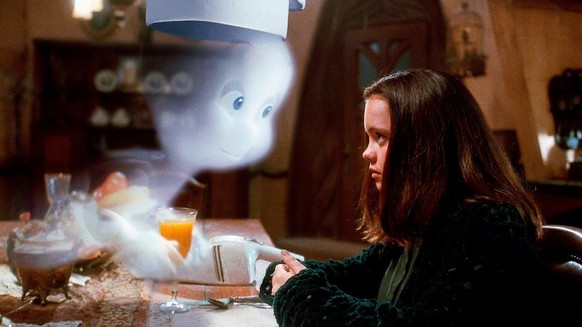 Christina Ricci and Malachi Pearson in Casper (1995)