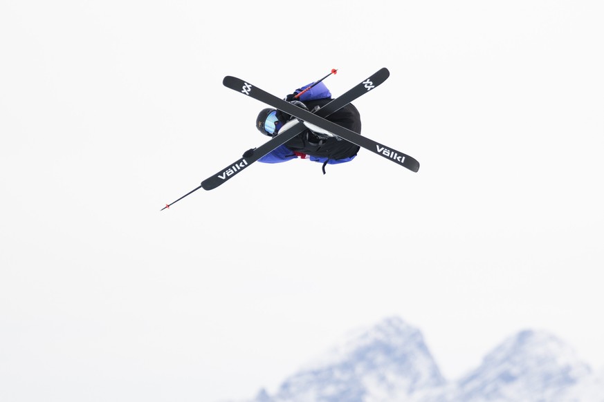 Andri Ragettli of Switzerland in action during the final run of the freeski slopestyle competition at Laax Open, on Sunday, January 21, 2024, in Laax, Switzerland.  (KEYSTONE/Mayk Wendt)
