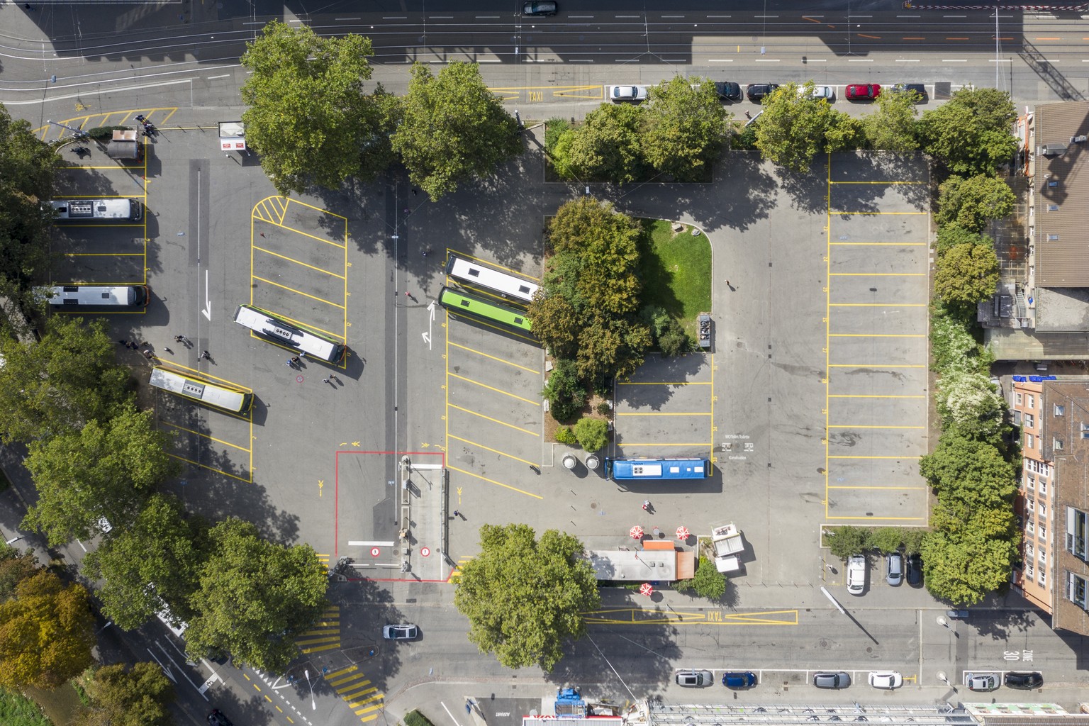 ARCHIVBILD ZUR MEDIENKONFERENZ DER STADT ZUERICH UEBER DIE ZUKUNFT DES CARPARKPLATZ-AREALS AM SIHLQUAI, AM DONNERSTAG, 19. SEPTEMBER 2019 - Der Carparkplatz Sihlquai, ein zentraler Halteplatz fuer Fer ...