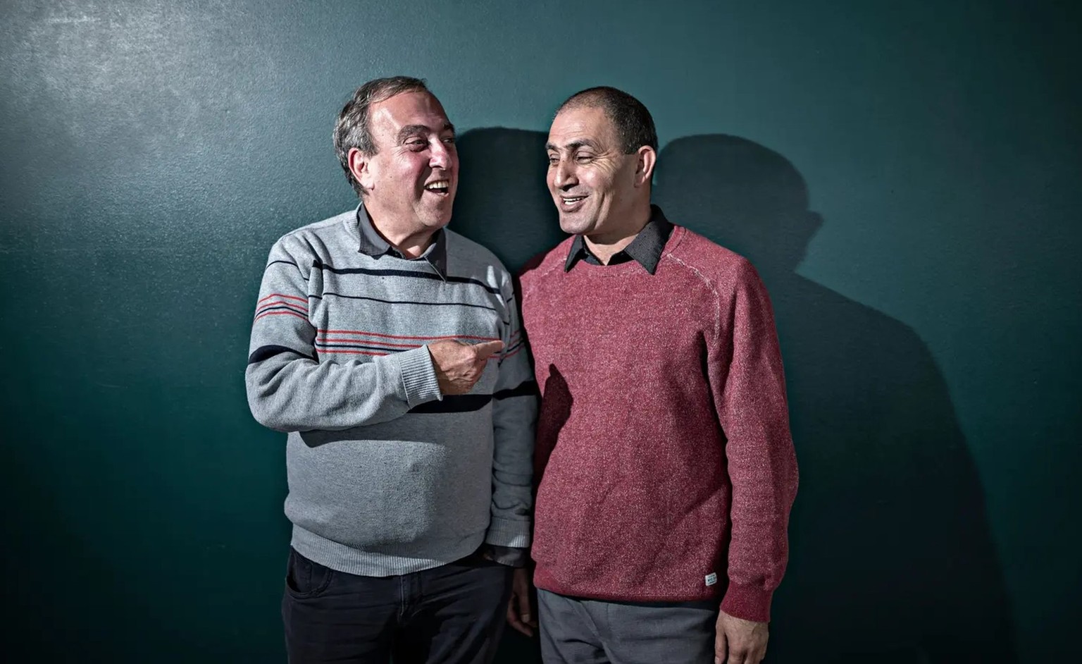 Rami Elhanan (links) und Bassam Aramin reisen durch Israel und die palästinensischen Gebiete, um über Aussöhnung und Frieden zu sprechen.