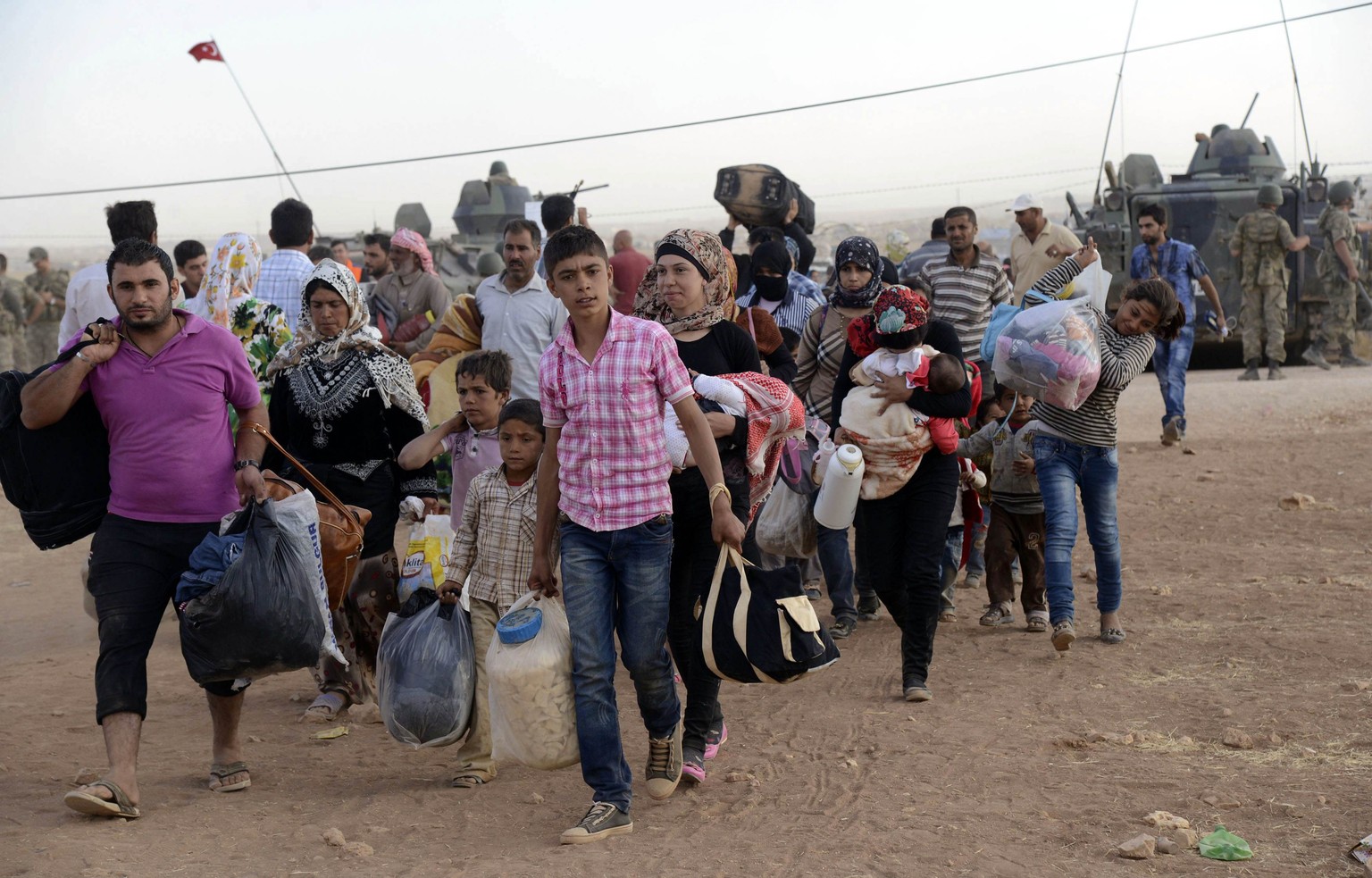 Syrische Kurden bei der Flucht in die Türkei (20.09.2014)