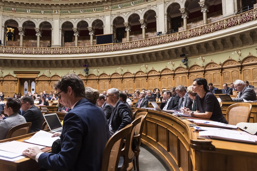 Die Zuschauersitze sind unbesetzt am ersten Tag der Fruehlingssession der Eidgenoessischen Raete, am Montag, 2. Maerz 2020 im Nationalrat in Bern. Aufgrund der Situation um den neuen Coronavirus, sind ...