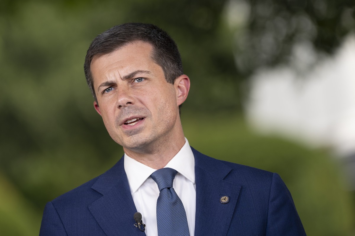 epa11493101 United States Secretary of Transportation Pete Buttigieg speaks during a television interview at the White House in Washington, DC, USA, 23 July 2024. EPA/CHRIS KLEPONIS / POOL