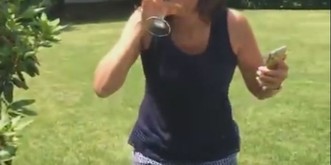 Vergiss Pokémon Go. Hier kommt die witzige Parodie Chardonnay Go. Zielgruppe: Hausfrauen