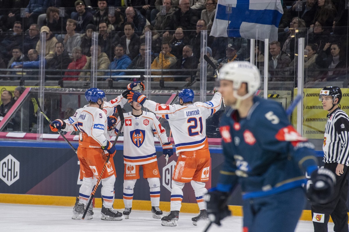 The Players from Tampere reacts after the 2:2 goal during the Semifinal game of the Champions Hockey League match between Switzerland's EV Zug and Tappara Tampere of Finland, in Zug, Switzerland, ...