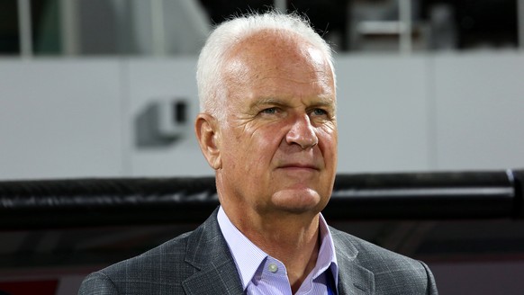 epa07265670 Syria&#039;s head coach Bernd Stange during the 2019 AFC Asian Cup group B preliminary round match between Syria and Palestine in Sharjah, United Arab Emirates, 06 January 2019. EPA/MAHMOU ...