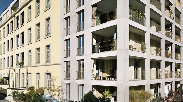 Mieterinnen und Mieter haben vorerst kein Anrecht auf eine Mietzinssenkung - der hypothekarische Referenzzinssatz bleibt bei 1,5 Prozent. (Archivbild)