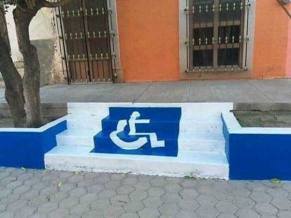 Die lustigsten Fails der Woche: Rollstuhl gängie Treppe