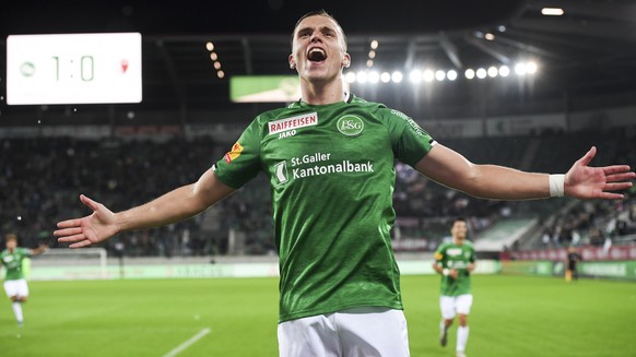 St.Gallens Ermedin Demirovic bejubelt sein 2-0, beim Fussball Super-League Spiel zwischen dem FC St. Gallen und dem FC Sion, am Samstag, 2. November 2019, im Kybunpark in St. Gallen. (KEYSTONE/Gian Eh ...